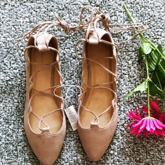 Old Navy Shoes - Old Navy tan lace up flat sz 10 nwt (A08)